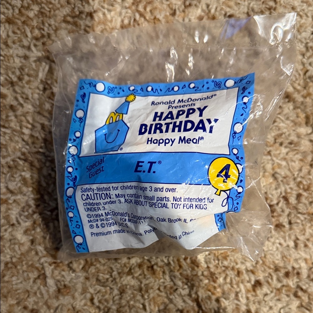 Ronald McDonald presents E.T. Happy Birthday Happy Meal Toy #4 (1994)